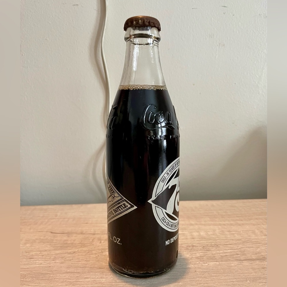 Vintage 1977 Coca-Cola 75th Anniversary Bottle (UNOPENED) - Picture 2 of 8